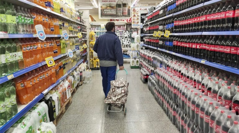 El consumo masivo volvió a caer en junio