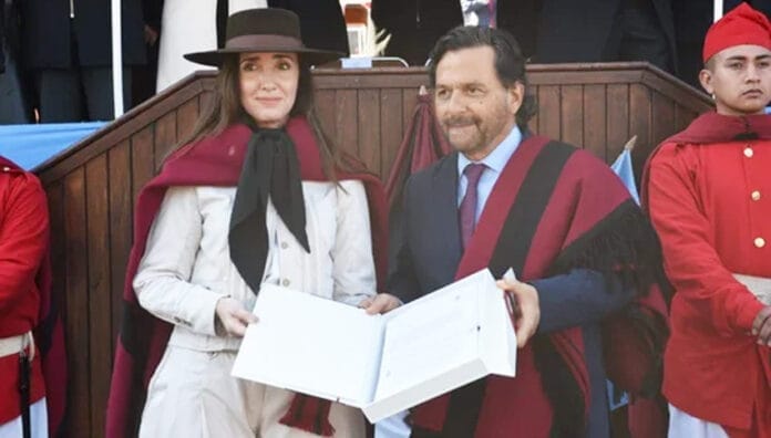 Victoria-Villarruel-y-Gustavo-Sáenz