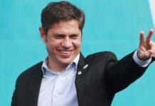 Kicillof: "No cambio ni un minuto junto a los trabajadores por el abrazo de un presidente extranjero"