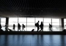El tráfico aéreo en América Latina y el Caribe cayó 2,3% en junio