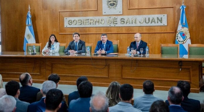 Orrego-en-Casa-de-Gobierno-03