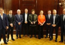 Presión de los gobernadores dialoguistas para aprobar el Presupuesto