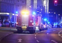 Horror en un mercado navideño de Alemania: un auto atropelló a una multitud y hay al menos dos muertos