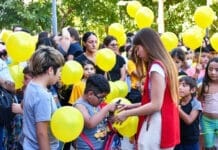 Suelta de globos en el Día Mundial de la lucha contra el cáncer infantil