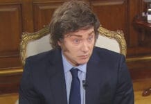 Milei: "Estos espías que se disfrazan de periodistas quieren desviar la atención del tema real"