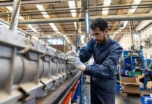 Se perdieron más de 124.700 puestos registrados en un año