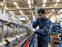 El empleo registrado cayó por tercer mes consecutivo