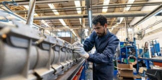El empleo registrado cayó por tercer mes consecutivo