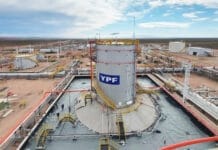 YPF firmó un acuerdo con una empresa italina para potenciar exportaciones de Vaca Muerta