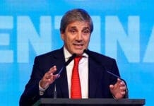 Caputo sostuvo que "no va a haber una invasión de autos chinos híbridos"