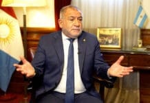 Le robaron el celular a Juez durante una entrevista radial y quedó registrado