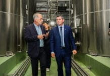 Orrego participó de la inauguración de una planta modelo de envasado de aceite de oliva en Sarmiento