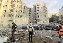 Irán bombardeó el sur de Israel tras expirar el "alto al fuego total" anunciado por Trump