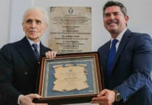 Orrego distinguió al tenor José Carreras como huésped de honor en el Teatro del Bicentenario