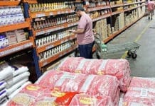 Dato Indec: las ventas mayoristas y minoristas cayeron hasta 8,4% en agosto