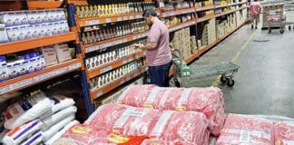 El consumo acentuó su caída en mayo y los supermercados son los más afectados