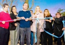 El Intendente Miodowsky inauguró luminarias y obras de urbanización en el barrio Piuquén