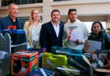 Orrego encabezó la entrega de certificados y herramientas del programa Aprender, Trabajar y Producir