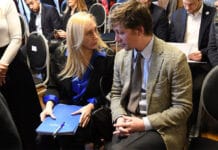 Karina Milei y Santiago Caputo analizaron la victoria libertaria durante una reunión en Casa Rosada