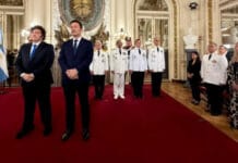 Milei encabezó la entrega de sables y diplomas a oficiales de las Fuerzas Armadas