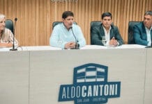 Se presentó en Santa Lucía el Zumbaton y la tradicional carrera nocturna