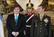 Milei le tomó juramento al militar Carlos Presti como ministro de Defensa