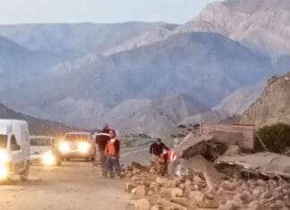 Tragedia en Calingasta: murió un camionero en un vuelco en Ruta 414 y hay un joven grave