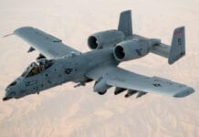 Dos aviones y dos helicópteros de Estados Unidos fueron alcanzados por fuego iraní y hay un piloto desaparecido