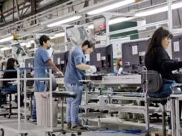 En un año cerraron más de 13.000 empresas y se perdieron casi 100.000 empleos formales