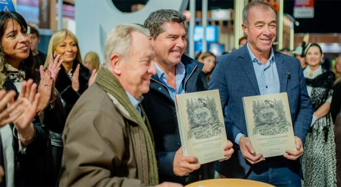 Orrego-en-Feria-del-Libro-02