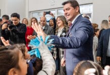 El Gobernador Orrego anunció que se inaugurarán 10 escuelas más en San Juan