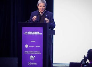 Caputo anticipó que la inflación de mayo será más baja que la de abril y vaticinó la reelección de Milei