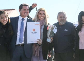 El Gobernador Orrego entregó 105 viviendas en Ullum