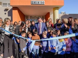Orrego inauguró una nueva escuela y un ENI en Chimbas