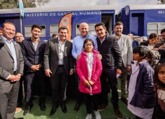 Más servicios y trámites cerca de los vecinos: Orrego recorrió el operativo San Juan Cerca en Cañada Honda