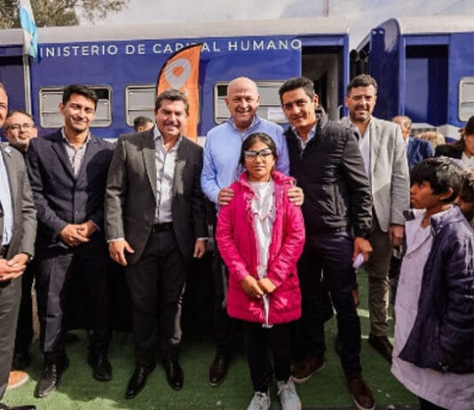 Más servicios y trámites cerca de los vecinos: Orrego recorrió el operativo San Juan Cerca en Cañada Honda