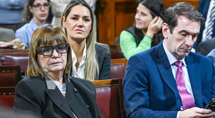 Bullrich-en-el-Senado-01