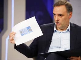 Cada vez más funcionarios de Casa Rosada presionan para que Adorni deje su cargo