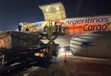 Aerolíneas Argentinas envió un avión carguero y un vuelo con brigadistas a Venezuela