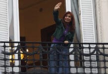 La Justicia podría revocar el arresto domiciliario de Cristina Kirchner por las manifestaciones en la puerta de su casa