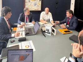 Orrego presentó en Londres la emisión de bonos ante inversores internacionales