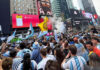 Hinchas argentinos coparon Times Square con un banderazo multitudinario