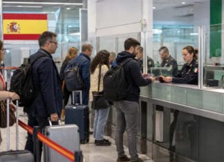 Por la crisis migratoria en Ceuta, España volvió a controlar viajeros de Italia