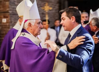 Orrego acompañó a las familias de las víctimas del accidente aéreo