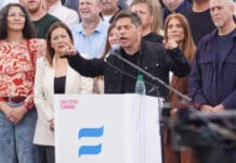 Kicillof se lanzó a presidente y envió una señal a Cristina: "Está injustamente presa"