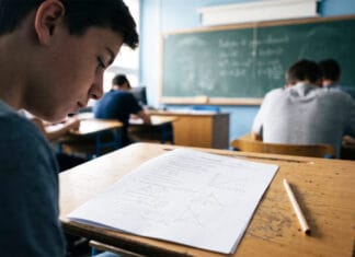 Pruebas PISA 2025: Argentina cayó en las 3 materias y en Matemática tuvo el peor resultado de su historia