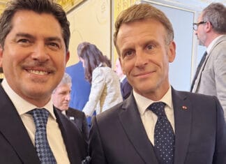 Francia: el Gobernador Orrego se entrevistó con el Presidente Macron