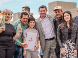 Orrego entregó viviendas en Chimbas: 69 familias tienen su casa propia desde hoy