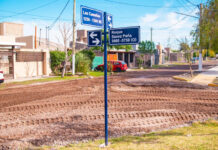 Con fondos municipales, Rivadavia comenzó el pavimento del Loteo Rumbos